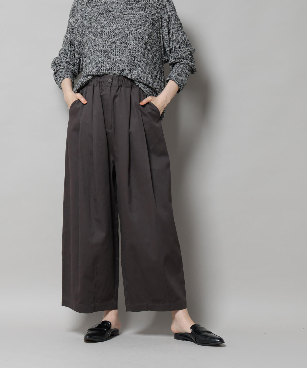 タックコクーンチノパンツ